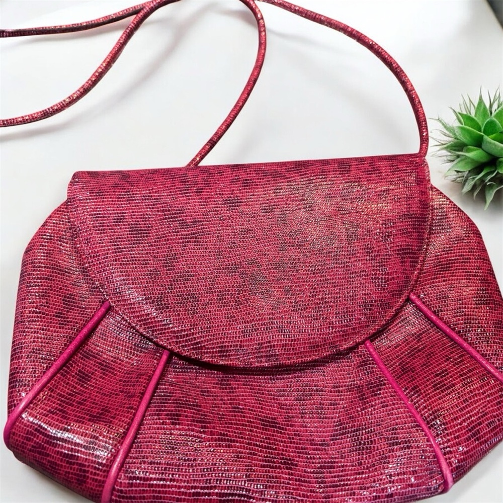 Stuart Weitzman Pink Shoulder Bag w/snake skin pink/black Textured Design.1980’s